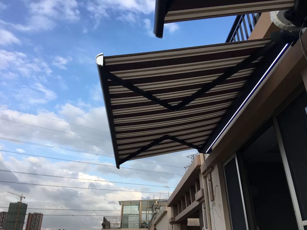 Water Resistant Electric Retractable Awning Window Retractable Shade for houses
