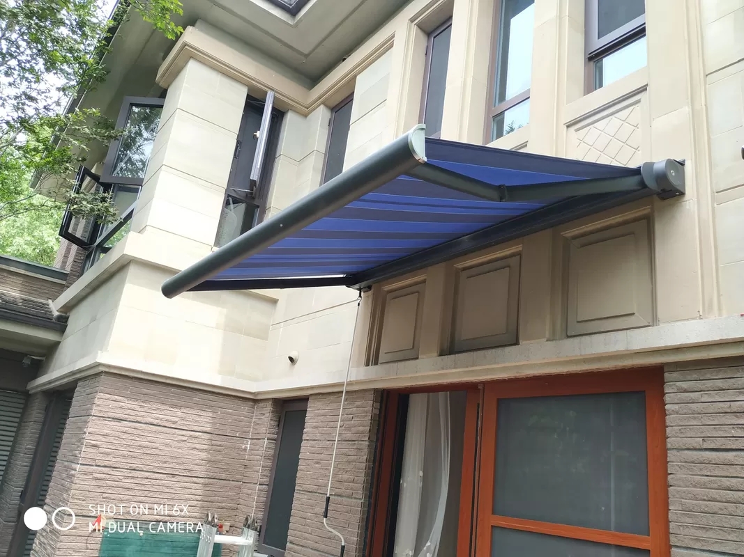 Water Resistant Electric Retractable Awning Window Retractable Shade for houses